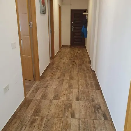 Lägenhet 2 Camere/ Privat