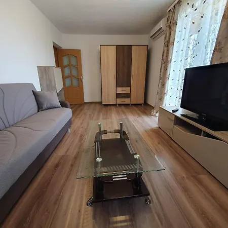Lägenhet 2 Camere/ Privat *